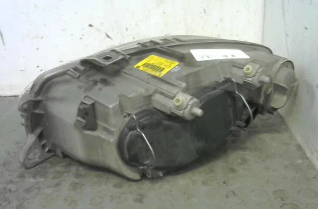 Phare droit Alfa romeo 147 (937_) 1.9 jtd 16v (937.axg1b, 937.bxg1b) (2002-2010) occasion