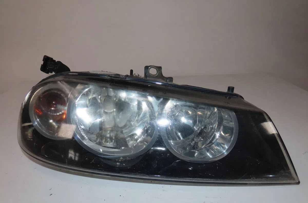 Phare droit Alfa romeo 156 (932_) 1.9 jtd (932.axn00, 932.bxe00) (2004-2005) occasion