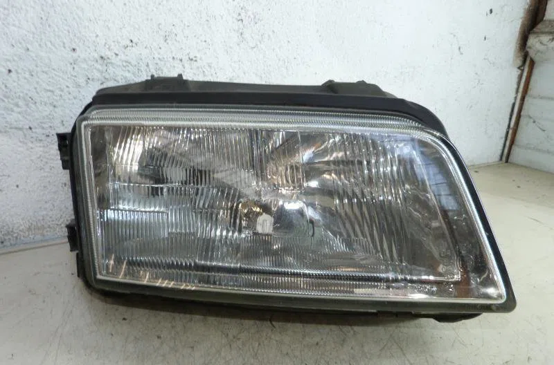 Phare droit AUDI A4 1 PHASE 1 occasion