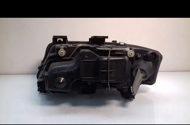 Phare droit Audi A6 C5 Avant (4B5) 1.9 tdi (1998-2001) occasion