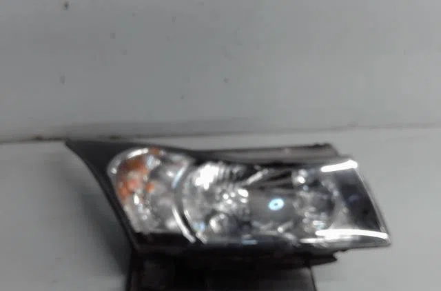 Phare droit Chevrolet CRUZE 3-5 portes (J305) 2.0 cdi (2011) occasion