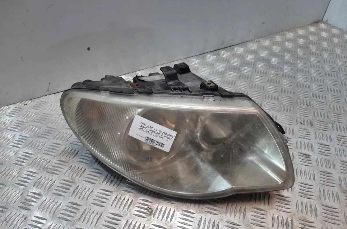 Phare droit CHRYSLER GRAND VOYAGER 4 PHASE 2 occasion