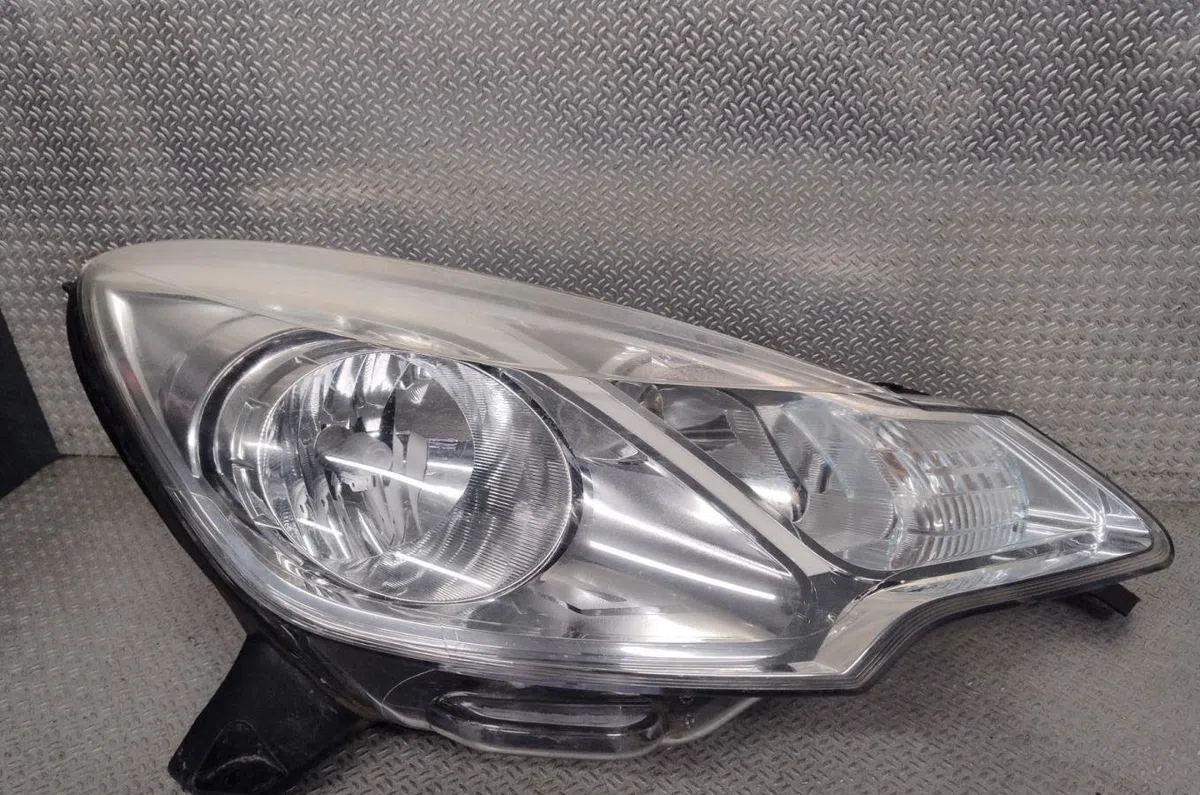 Phare droit Citroen C3 II (SC_) 1.2 vti 82 (2012-2016) 5 portes occasion
