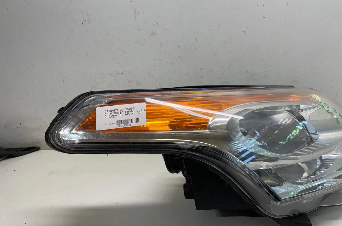 Phare droit Citroen C3 PICASSO (SH_) 1.6 bluehdi 100 (2015) occasion
