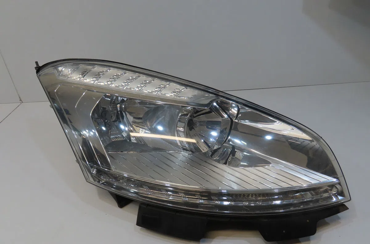 Phare droit Citroen C4 PICASSO I Monospace (UD_) 1.6 hdi 110 (2010-2013) 5 portes occasion