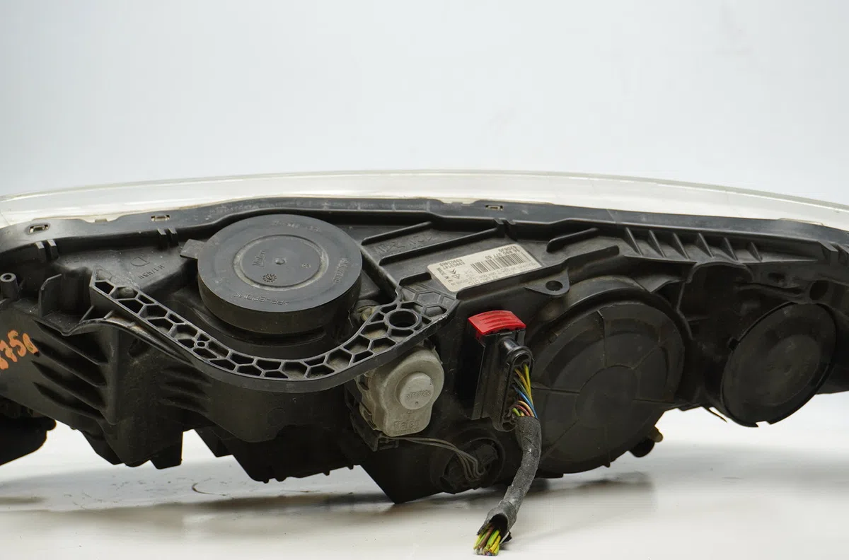 Phare droit Citroen C5 III Break (RW_) 2.0 hdi (2008) occasion