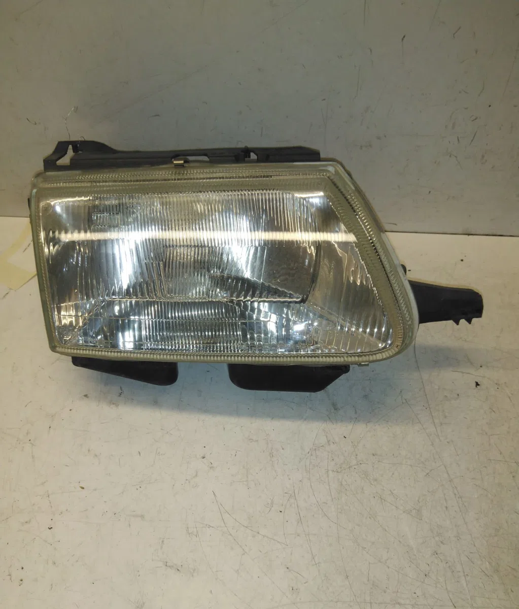 Phare droit Citroen SAXO (S0, S1) 1.4 vts (1996-2003) occasion