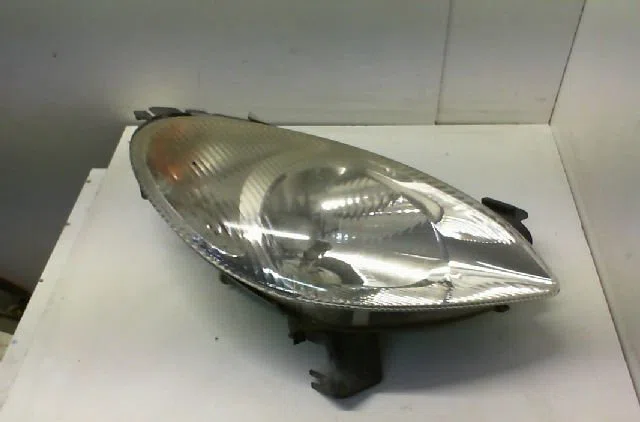 Phare droit CITROEN XSARA PICASSO 2.0 HDi 90ch occasion