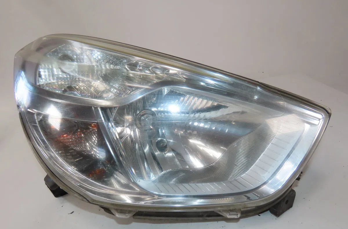 Phare droit Dacia DOKKER Express Camionnette-Monospace 1.5 dci 75 - blue dci 75 (fejw, feah) (2012) occasion