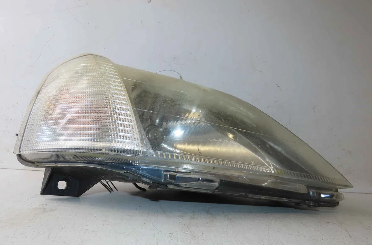 Phare droit DACIA LOGAN I occasion