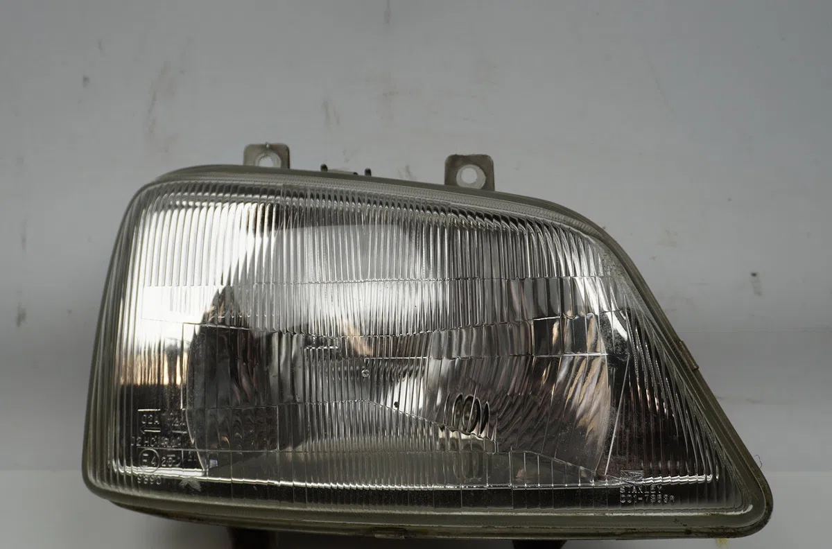 Phare droit Daihatsu TERIOS (J1_) 1.3 4wd (j100) (1997-2000) 5 portes occasion