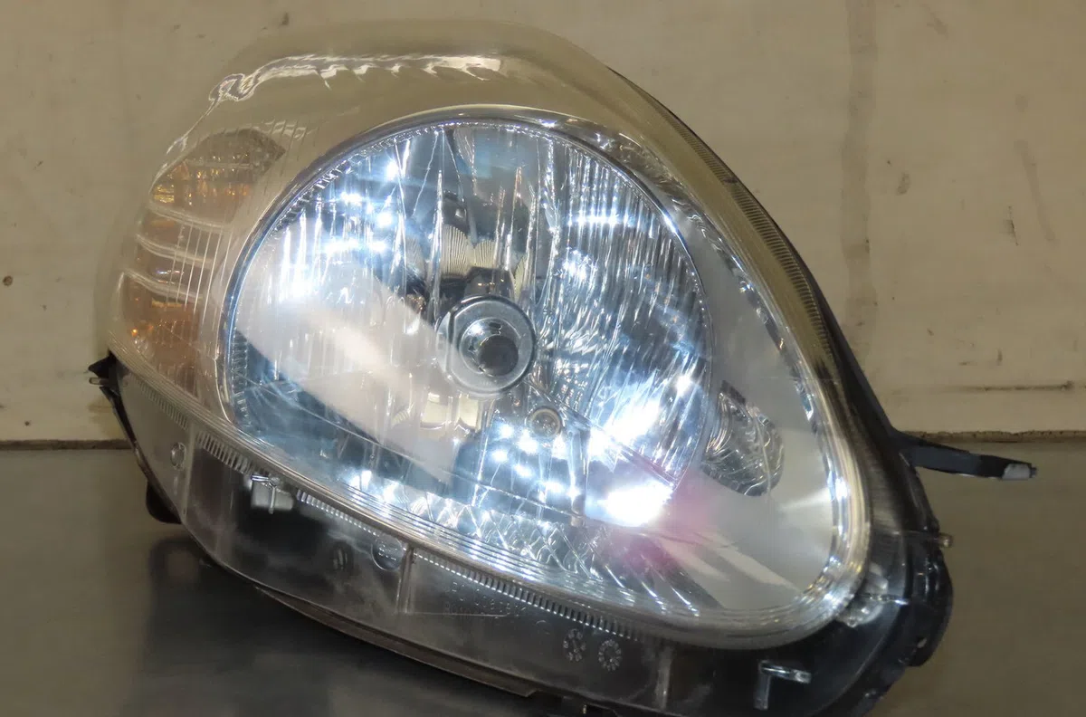 Phare droit Fiat GRANDE PUNTO (199_) 1.3 d multijet (199.axd11, 199.axd1a, 199.axd1b,... (2005-2010) 5 portes occasion