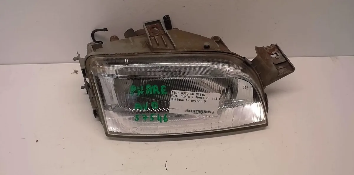 Phare droit Fiat PUNTO (176_) 60 1.2 (176ap, 176ar, 176aq, 176bb) (1993-1999) occasion