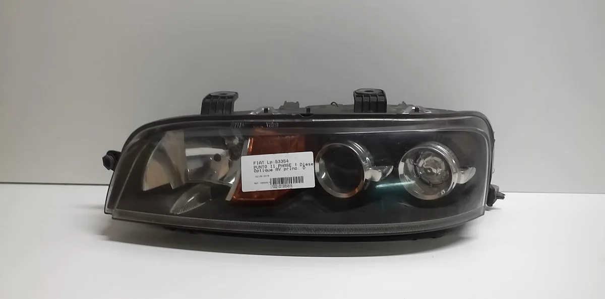 Phare droit Fiat PUNTO (188_) 1.9 jtd 80 (188.237, .257, .337, .357) (1999-2012) occasion