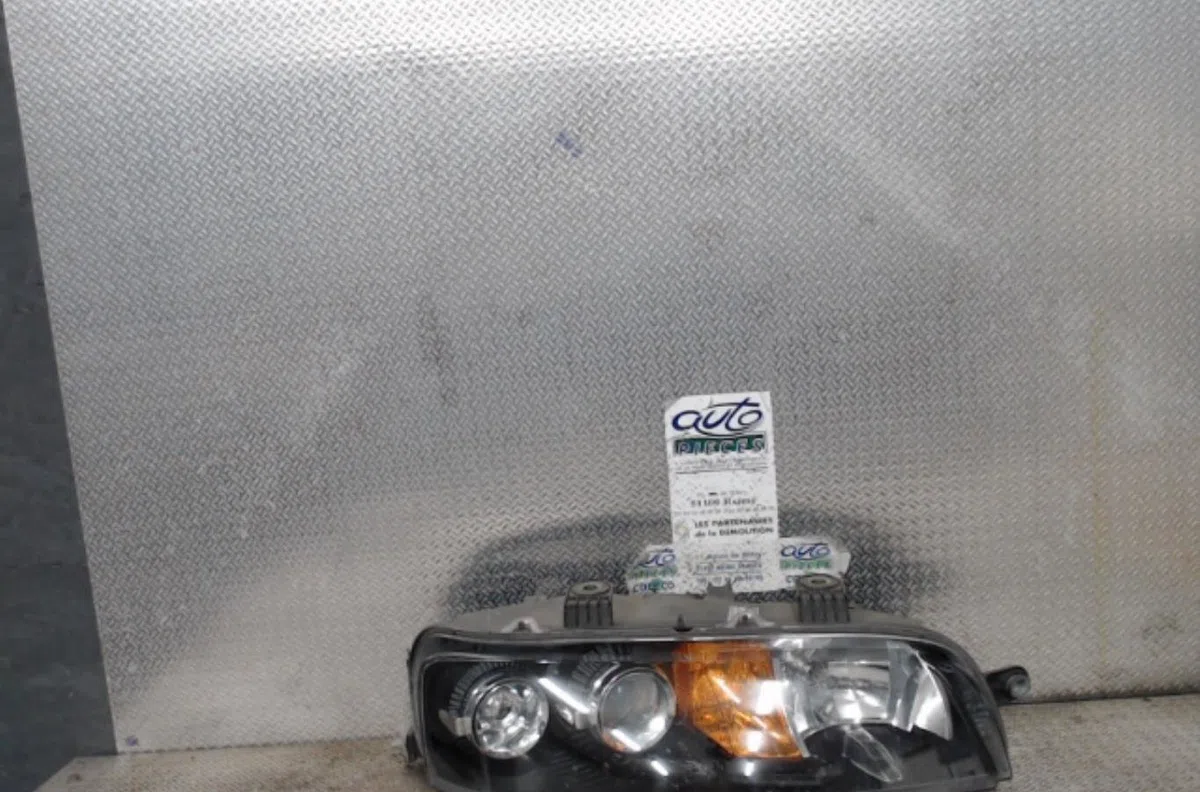 Phare droit FIAT PUNTO 2  PUNTO 2 PHASE 1 occasion