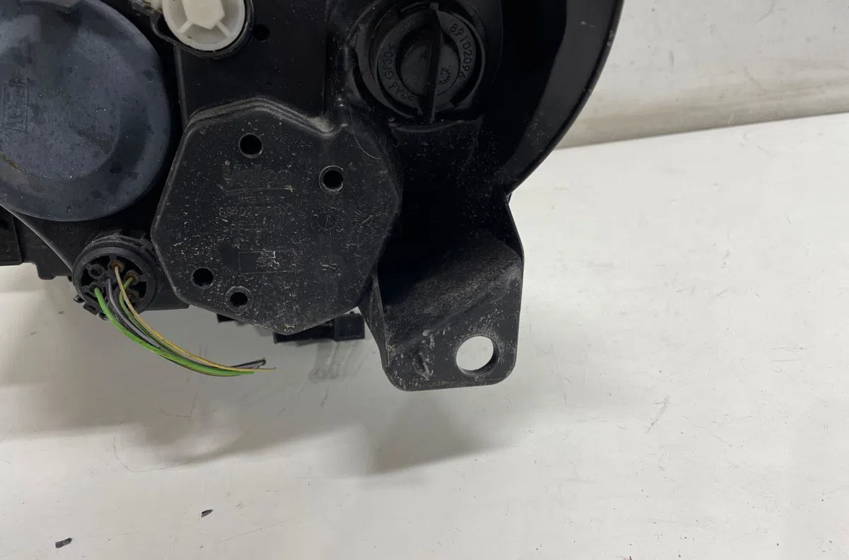 Phare droit Fiat PUNTO EVO (199_) 1.3 d multijet (199axc1a, 199bxc1a, 199axt1a, 199bxt1a) (2009-2012) 3 portes occasion