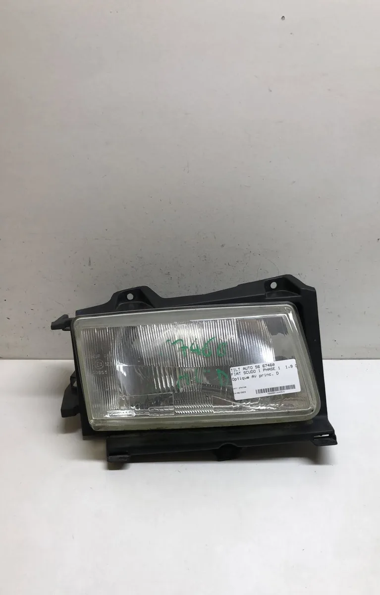 Phare droit Fiat SCUDO Camionnette (220_) 1.9 td (1998-2006) occasion