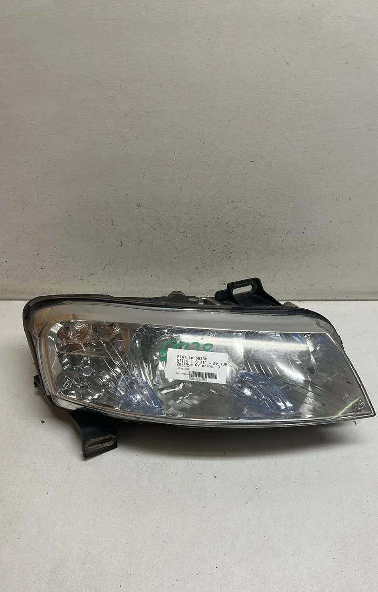 Phare droit Fiat STILO (192_) 1.9 d multijet (2005-2006) occasion