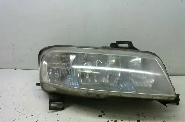 Phare droit Fiat STILO (192_) 1.9 jtd (192_xe1a) (2001-2006) occasion