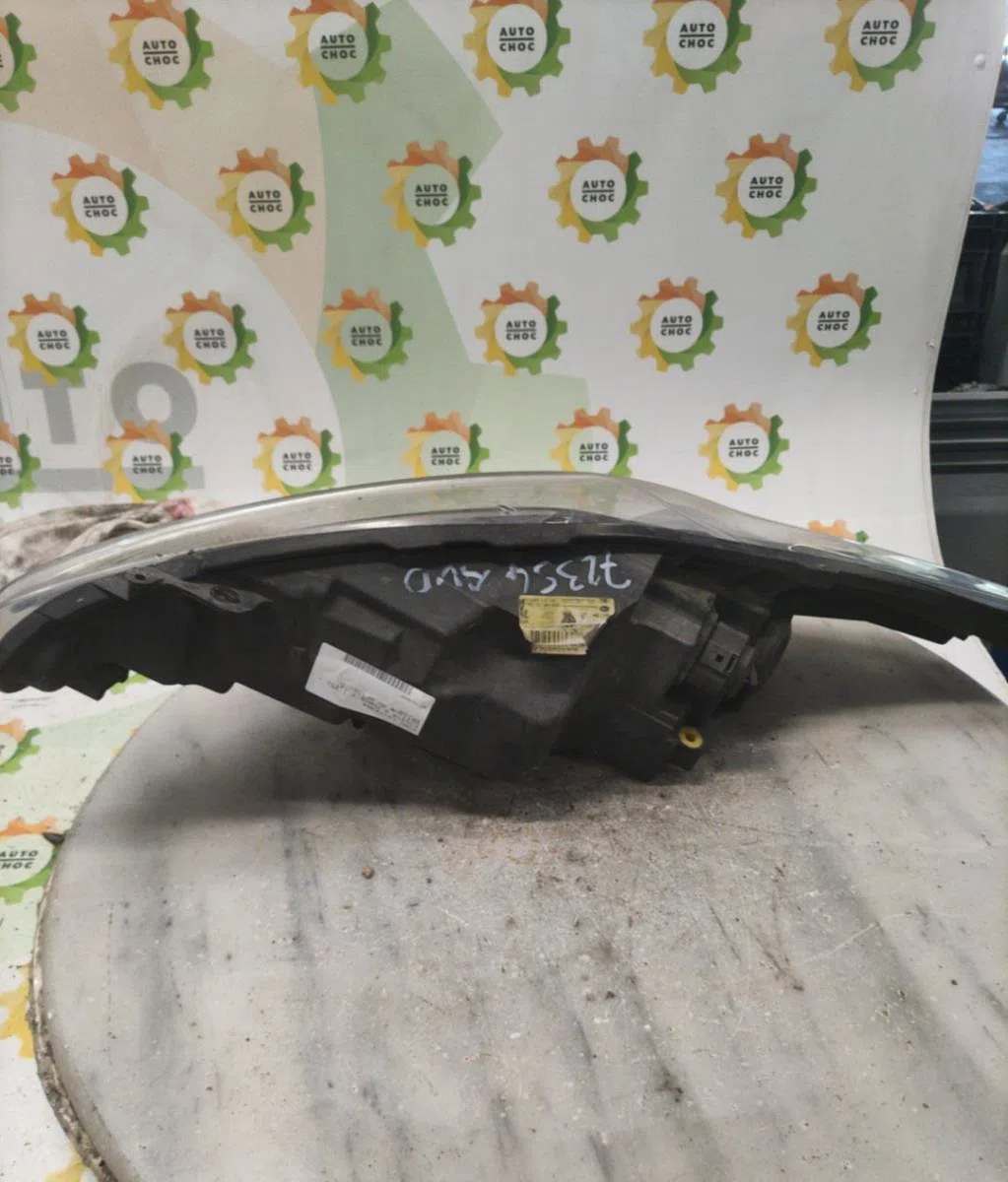 Phare droit FORD FIESTA 5 PHASE 2 occasion