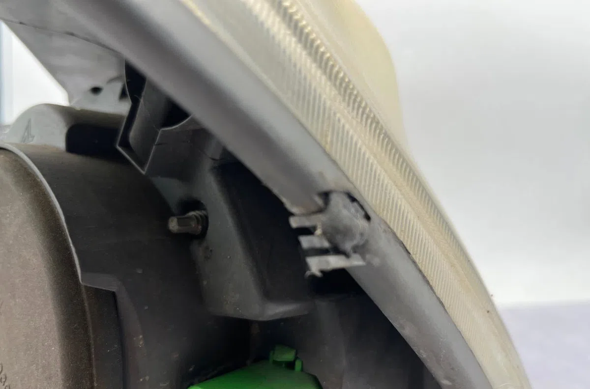 Phare droit FORD FIESTA 5 PHASE 2 occasion