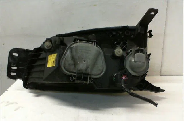 Phare droit FORD FIESTA IV  1.3i occasion