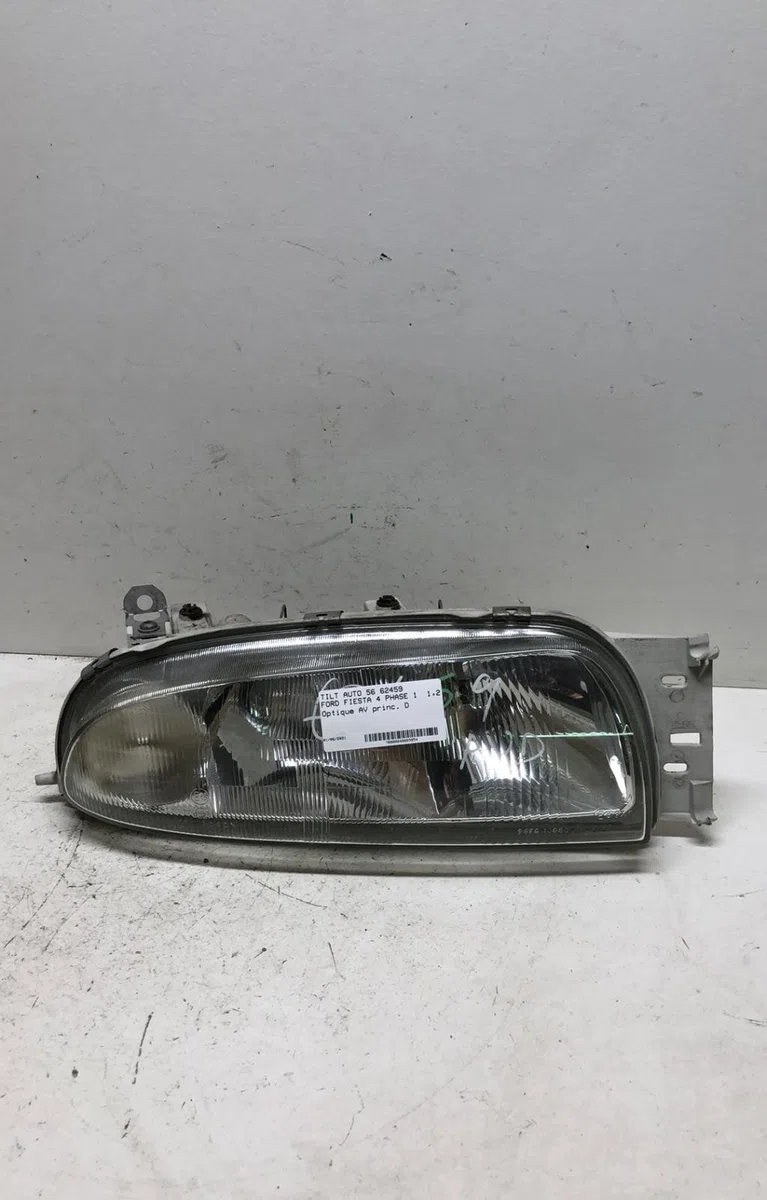 Phare droit Ford FIESTA IV (JA_, JB_) 1.25 i 16v (1995-2002) 5 portes occasion