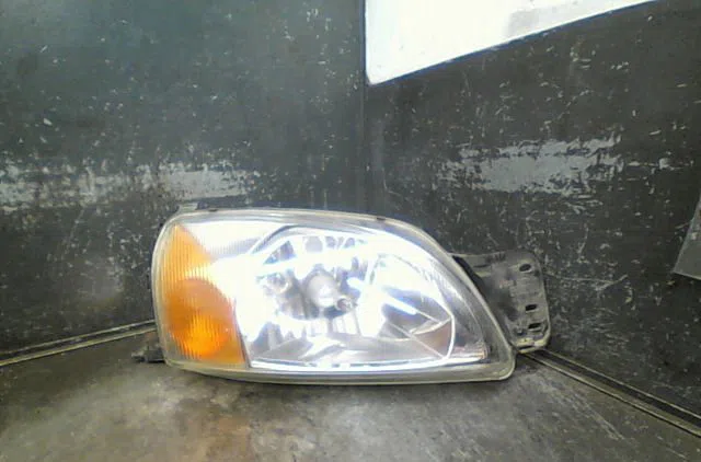 Phare droit Ford FIESTA IV (JA_, JB_) 1.3 i (1995-2002) occasion
