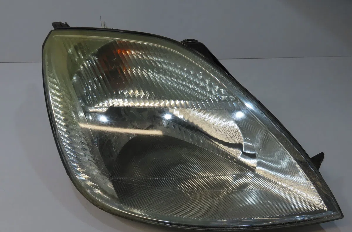 Phare droit Ford FIESTA V (JH_, JD_) 1.4 16v (2001-2008) 5 portes occasion