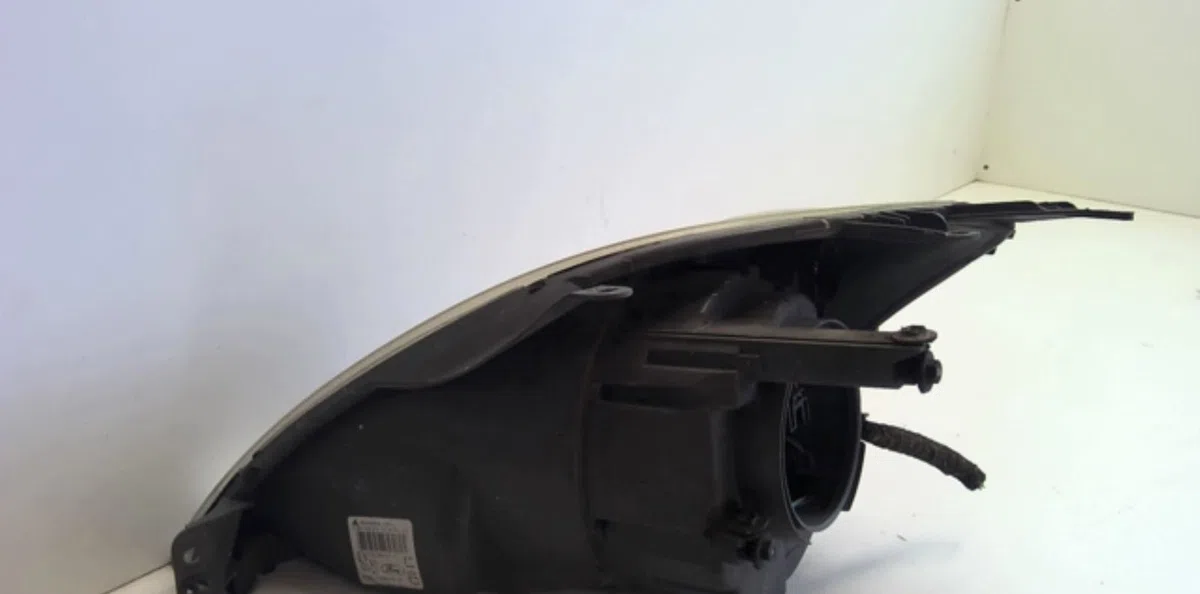 Phare droit Ford FIESTA V (JH_, JD_) 1.4 tdci (2001-2008) 5 portes occasion