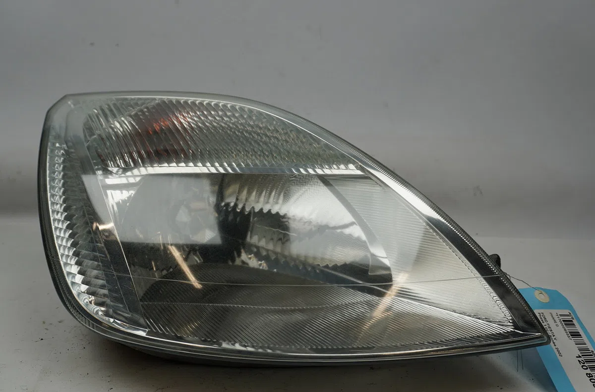 Phare droit Ford FIESTA V (JH_, JD_) 1.4 tdci (2001-2008) 5 portes occasion