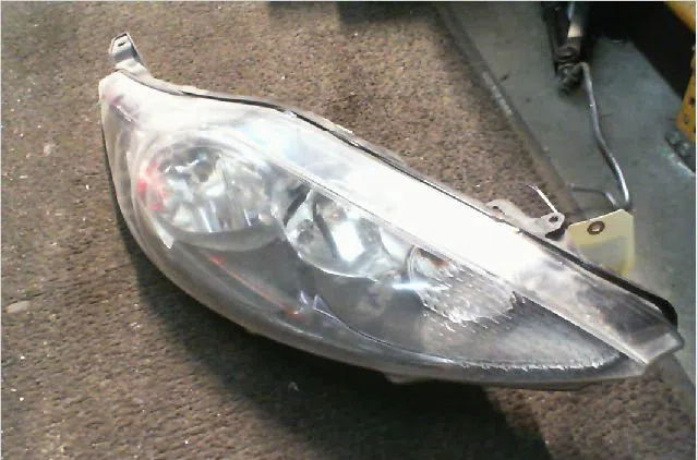Phare droit Ford FIESTA VI (CB1, CCN) 1.4 tdci (2010-2012) 3 portes occasion