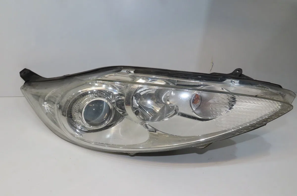 Phare droit Ford FIESTA VI (CB1, CCN) 1.4 tdci (2010-2012) 3 portes occasion