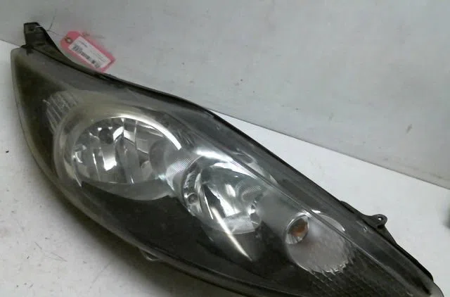 Phare droit Ford FIESTA VI (CB1, CCN) 1.4 tdci (2010-2012) 3 portes occasion