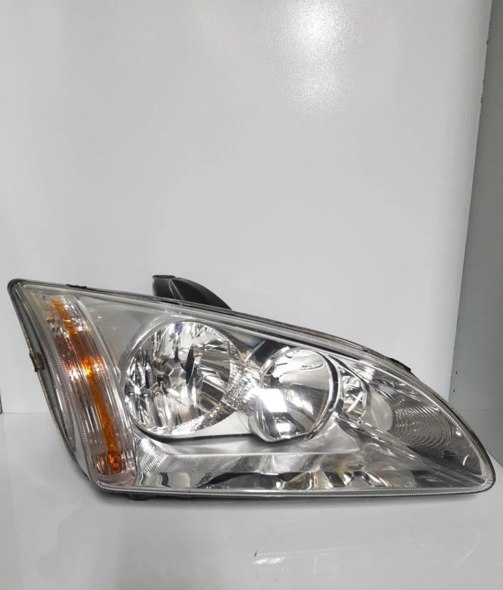 Phare droit FORD FOCUS 2 PHASE 1 BREAK occasion