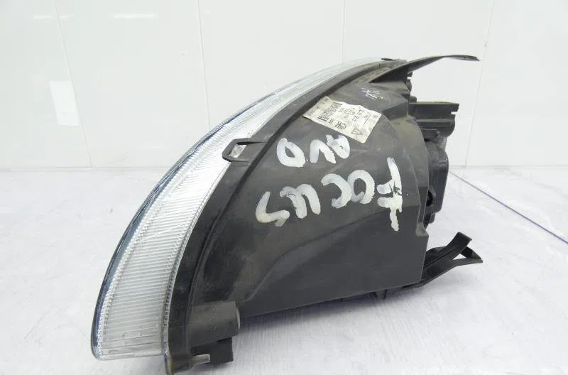 Phare droit FORD FOCUS 2 PHASE 1 BREAK occasion