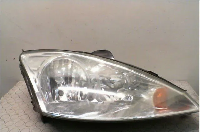 Phare droit Ford FOCUS I (DAW, DBW) 1.6 16v (1998-2004) occasion