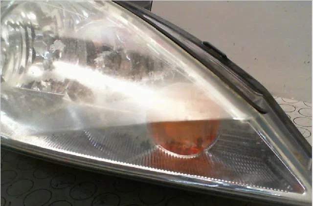 Phare droit Ford FOCUS I (DAW, DBW) 1.6 16v (1998-2004) occasion