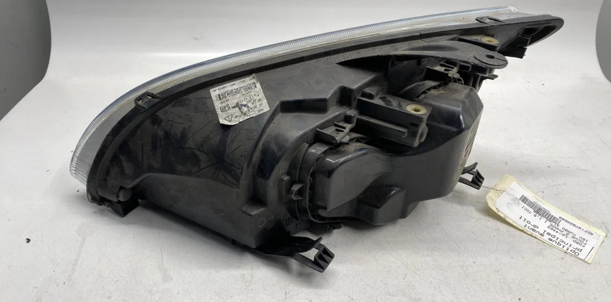Phare droit Ford FOCUS II (DA_, HCP, DP) 1.6 tdci (2004-2012) occasion