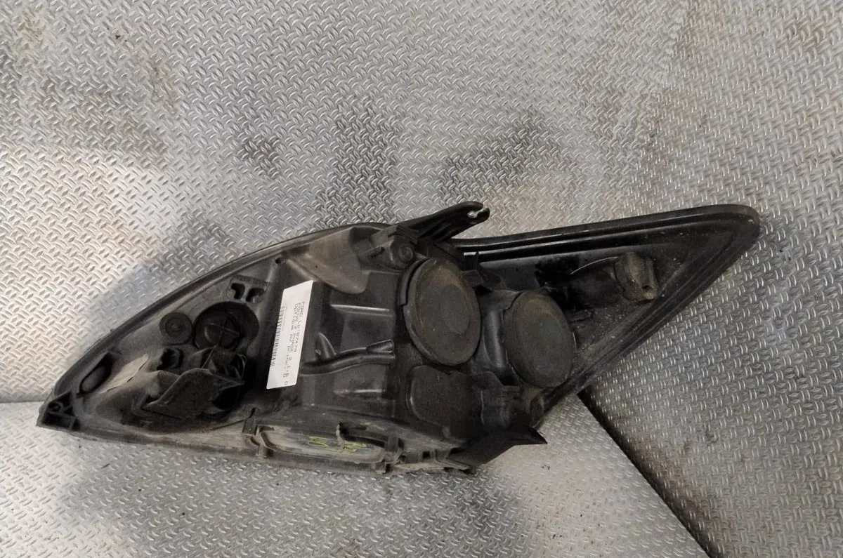 Phare droit Ford FOCUS II (DA_, HCP, DP) 1.6 tdci (2004-2012) occasion