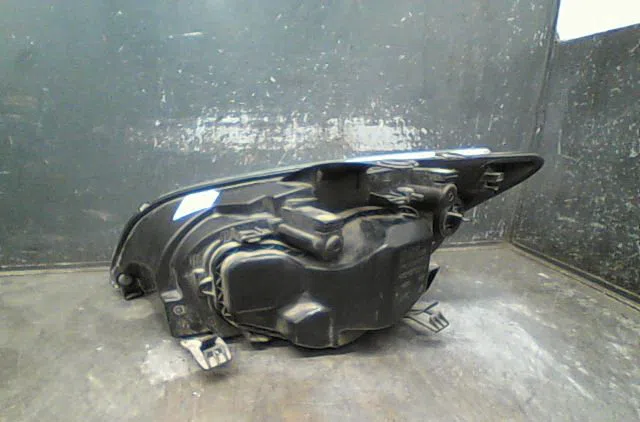 Phare droit Ford FOCUS II (DA_, HCP, DP) 1.8 tdci (2005-2012) occasion