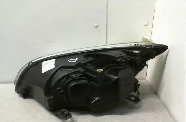 Phare droit Ford FOCUS II (DA_, HCP, DP) 2.0 tdci (2004-2008) occasion