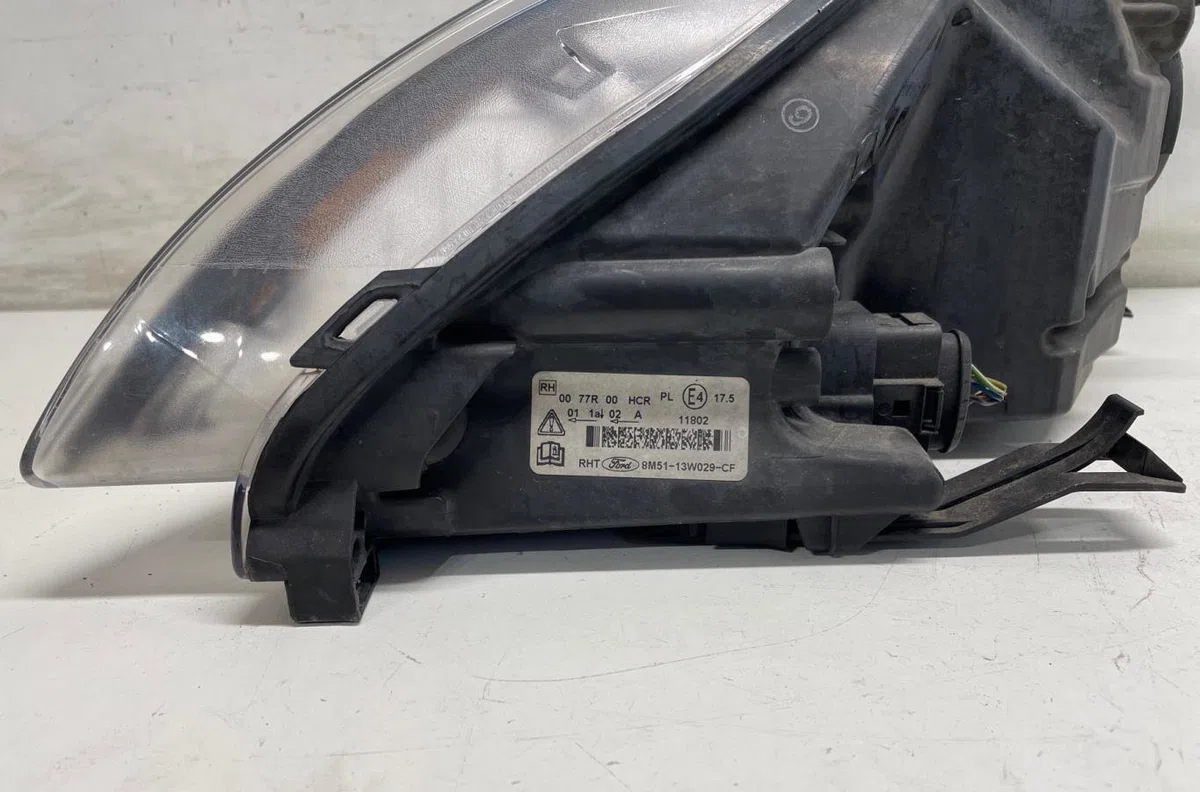 Phare droit Ford FOCUS II Décapotable 2.0 tdci (2006-2010) occasion