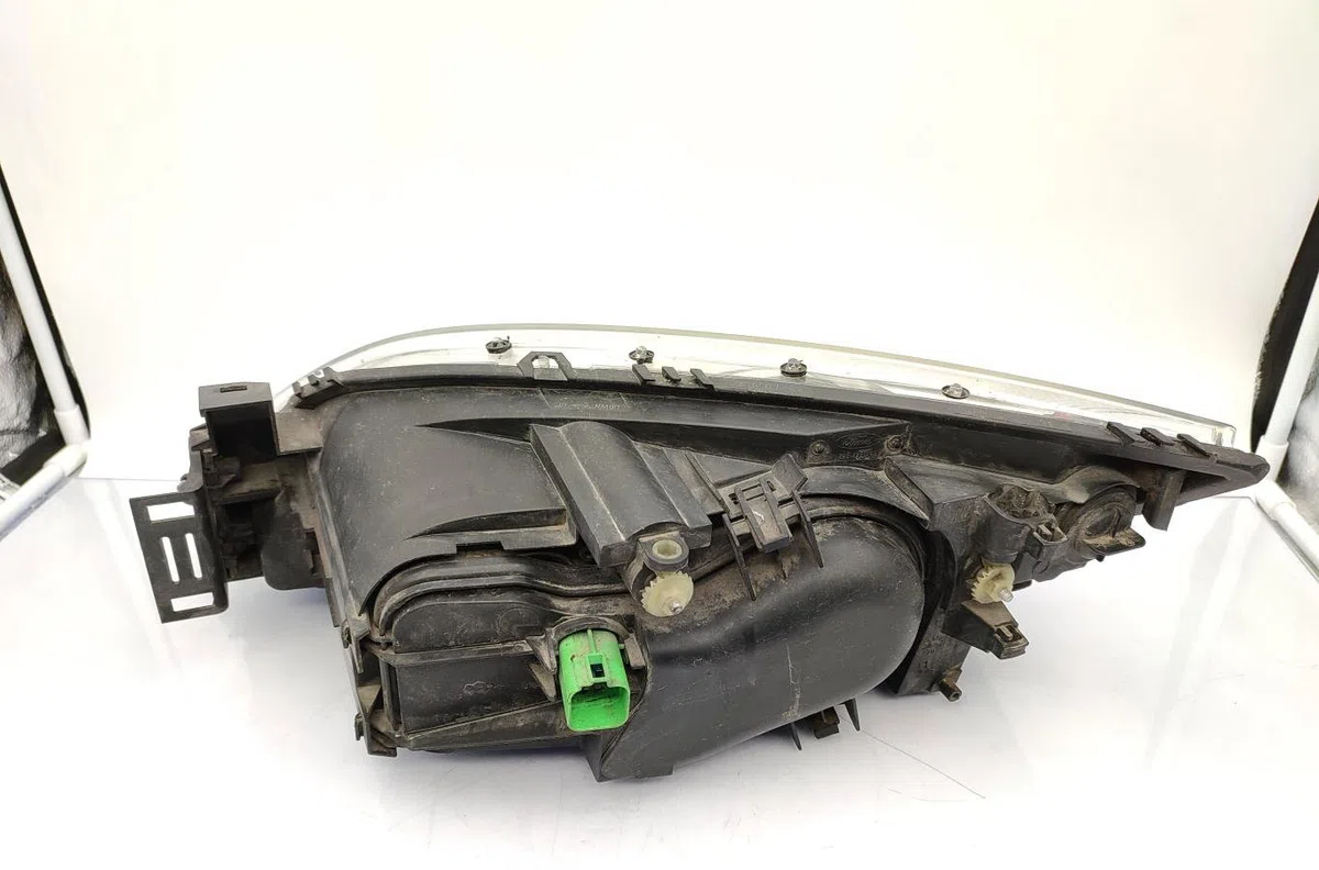 Phare droit FORD MONDEO 2 BREAK occasion