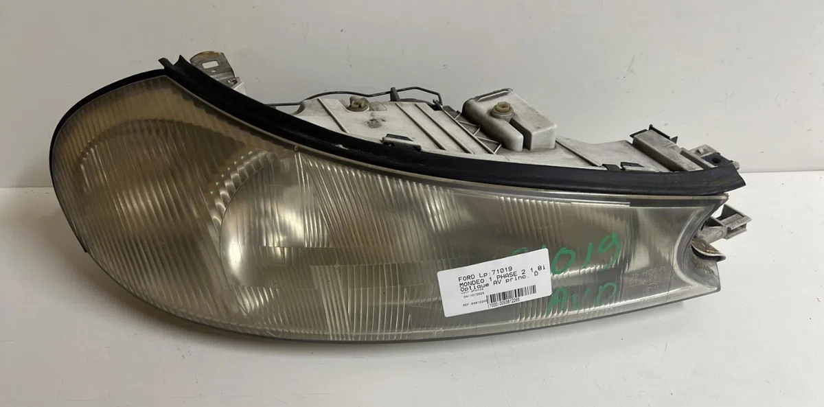 Phare droit Ford MONDEO II (BAP) 1.8 i (1996-2000) occasion