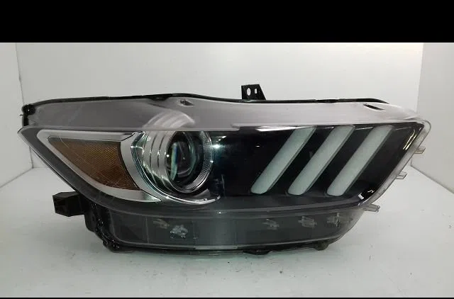 Phare droit Ford usa MUSTANG Convertible 2.3 ecoboost (2017) occasion