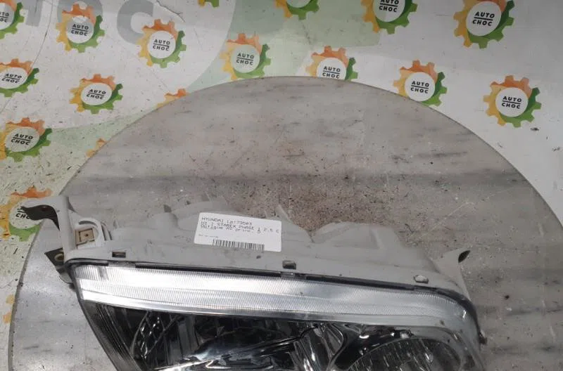 Phare droit HYUNDAI H1 1 STAREX PHASE 1 occasion