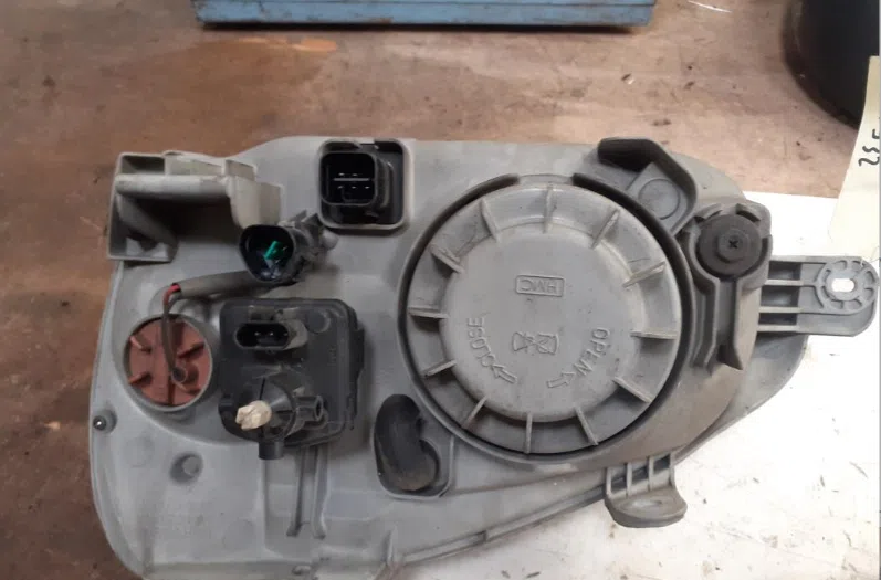 Phare droit Hyundai SANTA FÉ I (SM) 2.0 crdi 4x4 (2003-2006) occasion