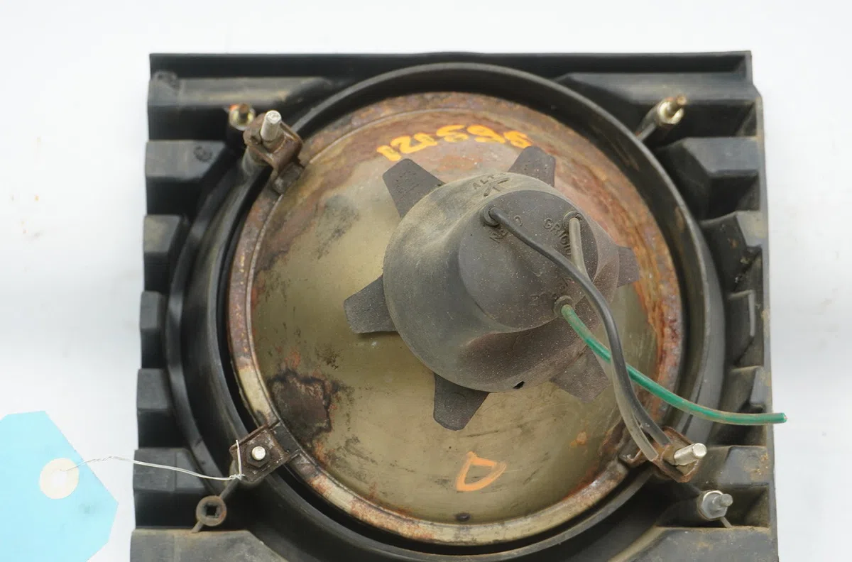 Phare droit IVECO DAILLY II  35-8.1 2.5D occasion