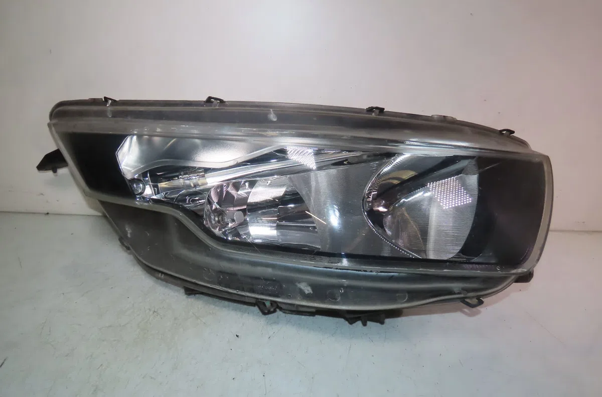 Phare droit Iveco DAILY VI Camionnette 35s18, 35c18, 40c18, 50c18, 60c18, 65c18, 70c18 (2016) occasion